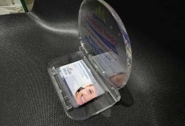 porta biglietti da visita in plexiglass personalizzati con logo 