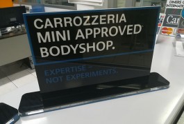 Lavorazioni in plexiglass personalizzati 